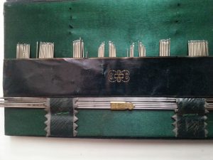 Open Ladie Companion Needle Case