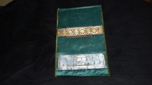 Emerald Antique Velvet Needle Case