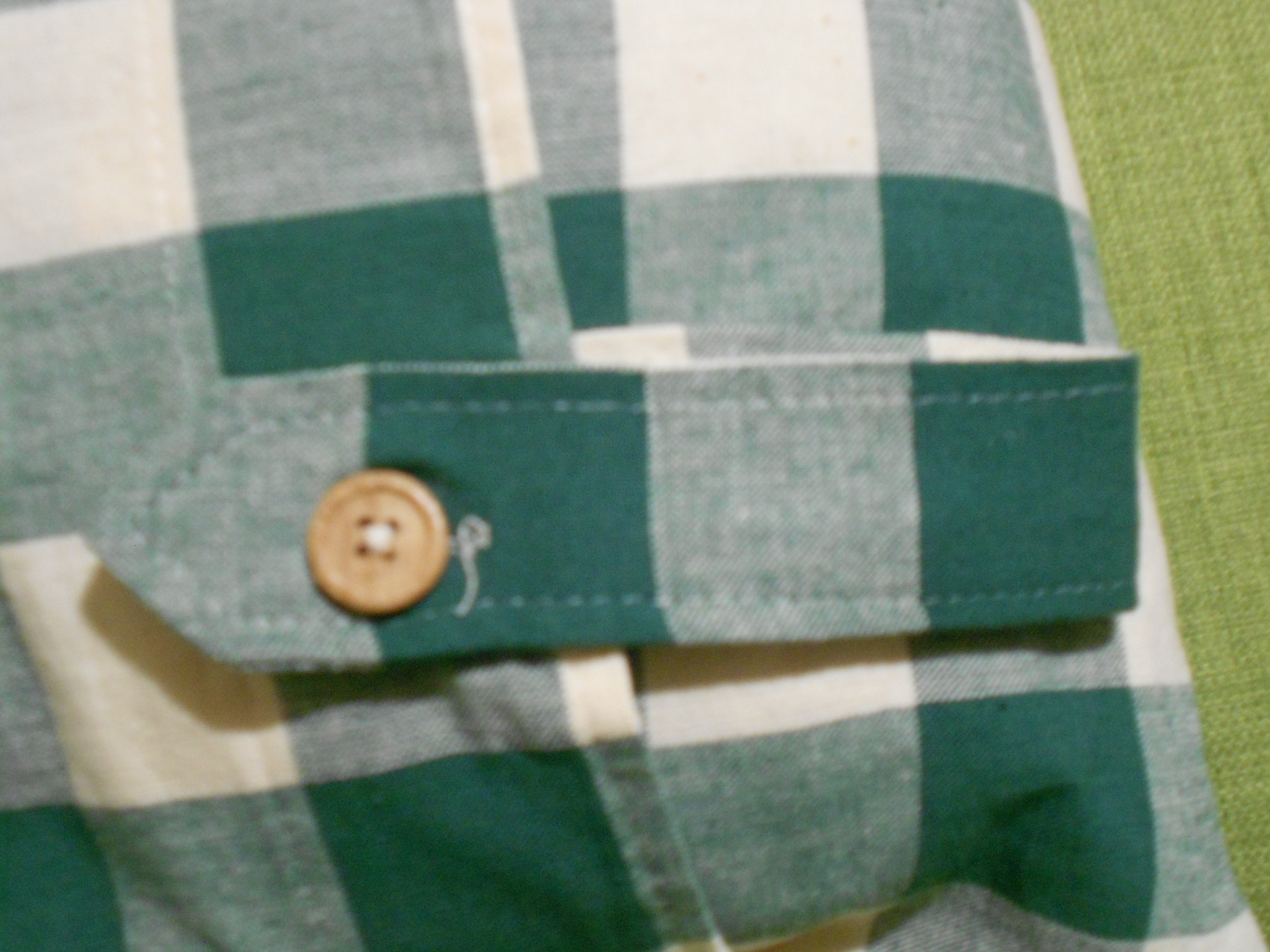 Green Checked Cushion - Tab Close -UP