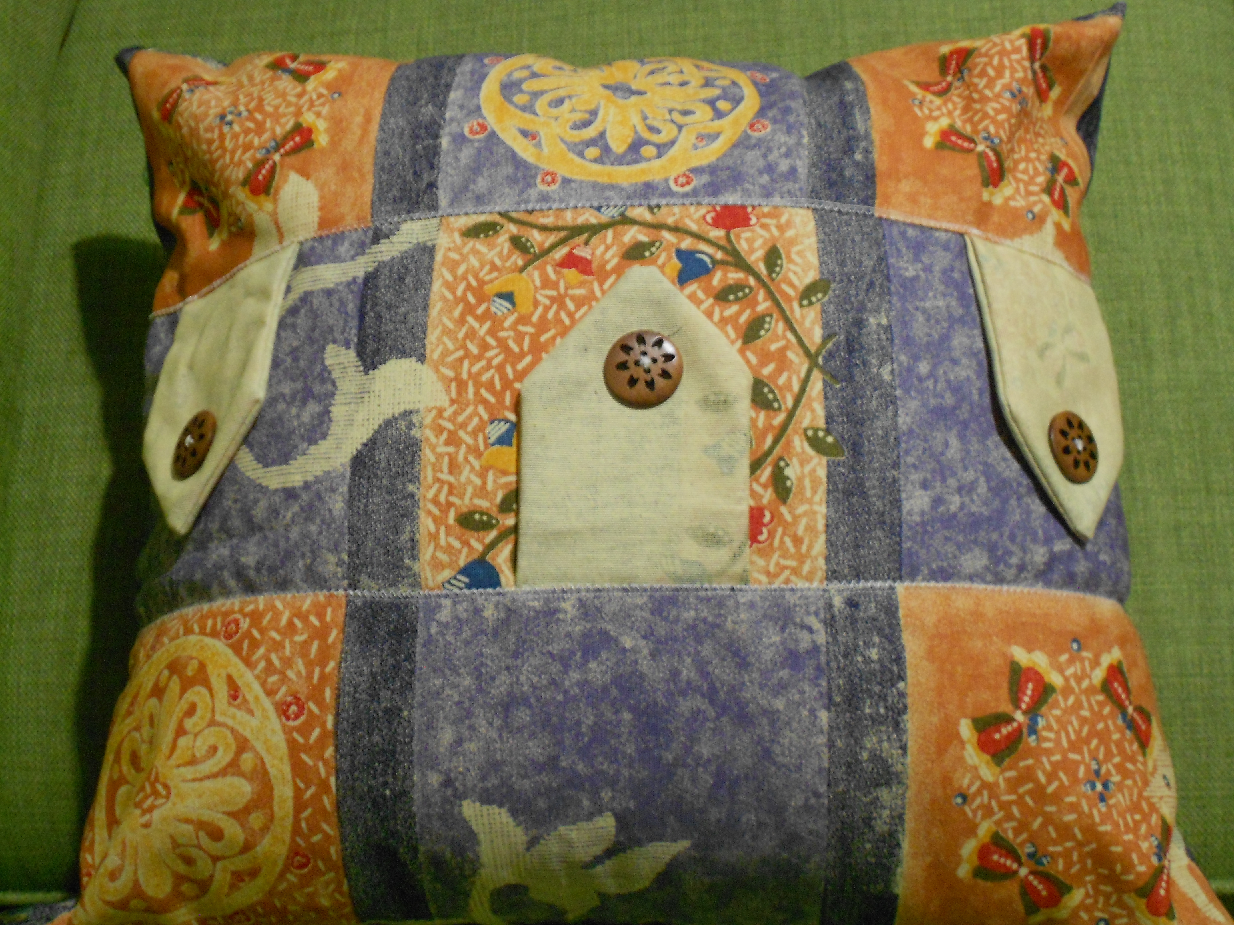Three Tab Cushion - Image 5