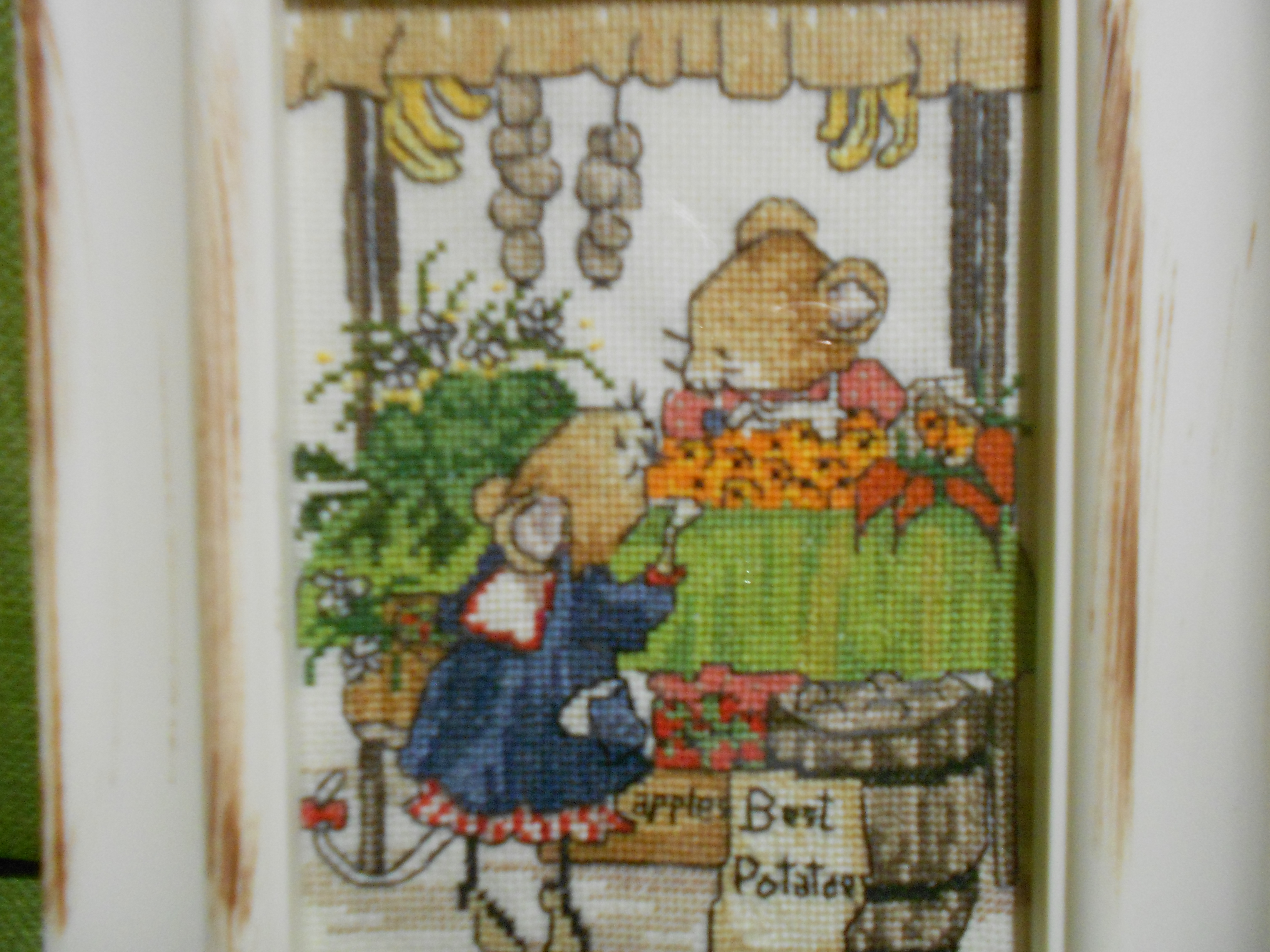 Mouse Buying Apples